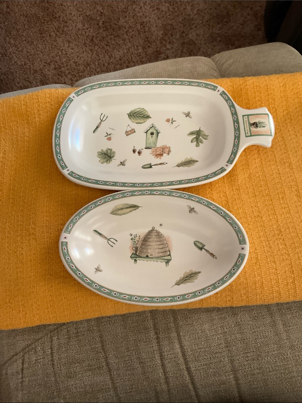 VTG RARE Pfaltzgraff Naturewood Bowl and Platter Beehive Garden Oval Serving
